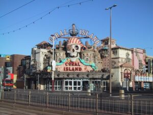 Amusement arcade used as a representative image for Castle Park Arcade and Mini Golf in Riverside