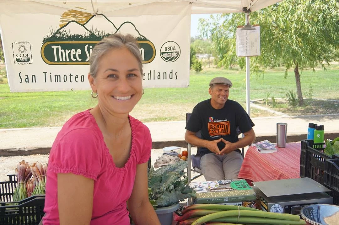 Three Sisters vendor stall