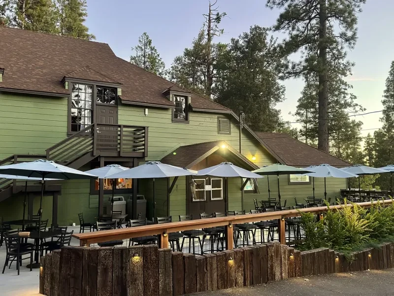 The Peak restaurant at Tahquitz Pines Retreat near the village