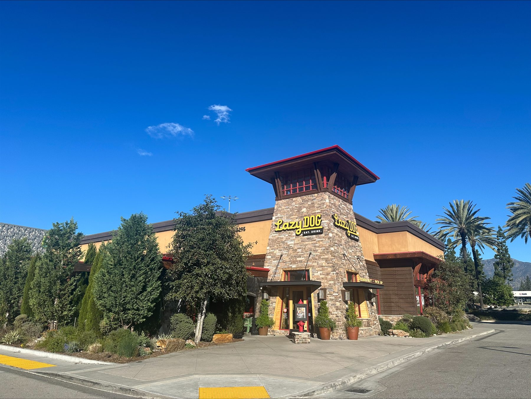 Lazy Dog Restaurant & Bar in Montclair during the day